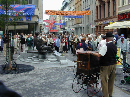 Zither Reinhold Brunnen, Halle - Bildhauer Wolfgang Dreysse