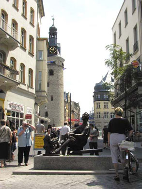 Zither Reinhold Brunnen, Halle - Bildhauer Wolfgang Dreysse