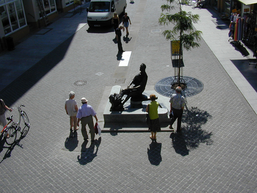 Zither Reinhold Brunnen, Halle - Bildhauer Wolfgang Dreysse